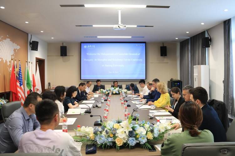 说明: //wsc.mdtvtop.com/__local/A/38/E8/18C959EFE2F9324C5B940400D34_14F307E9_16193.jpg